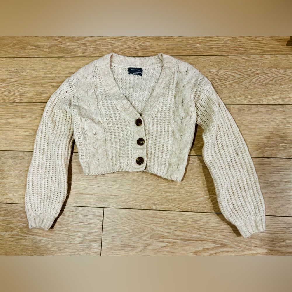Urban outfitters cropped fuzzy cable knit cardigan cream size xs